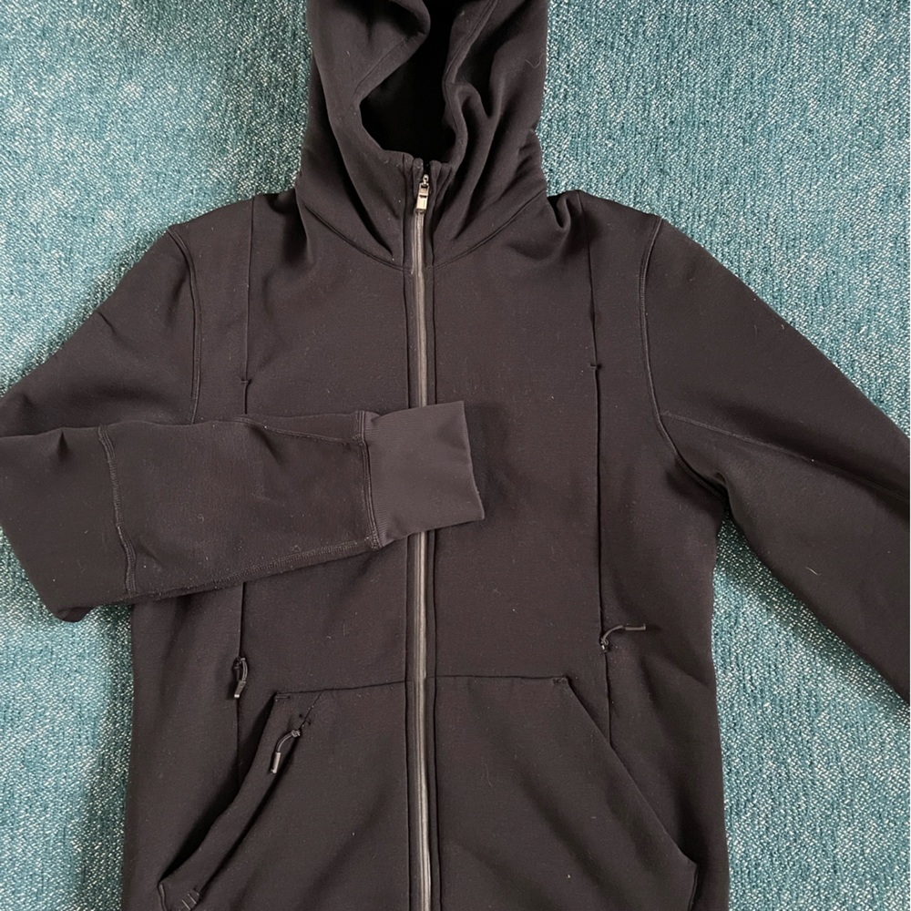 Lululemon men’s sweatshirt